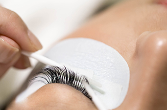 Eyelash-Extensions-–-Carragheen